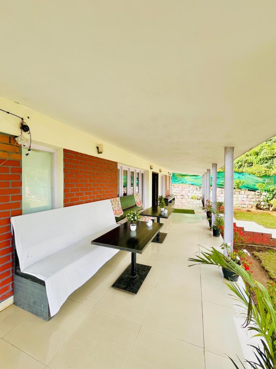 Nilgiris Inn Kotagiri Buitenkant foto
